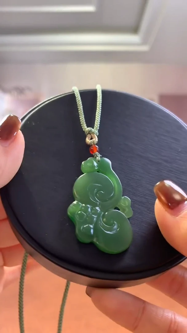 未镶嵌和田玉挂件俄罗斯碧玉如意