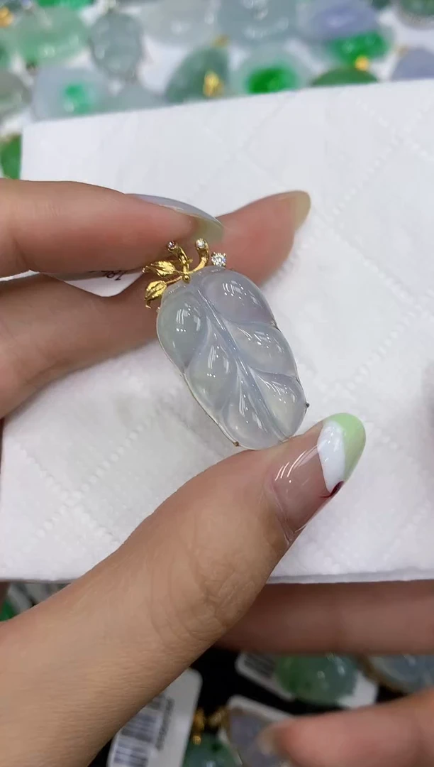 翡翠18K金镶嵌颈饰111111111111