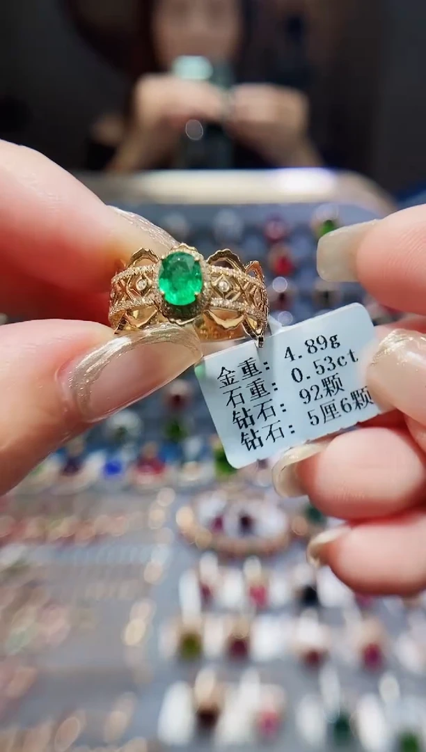 祖母绿戒指18K金镶嵌0.53.