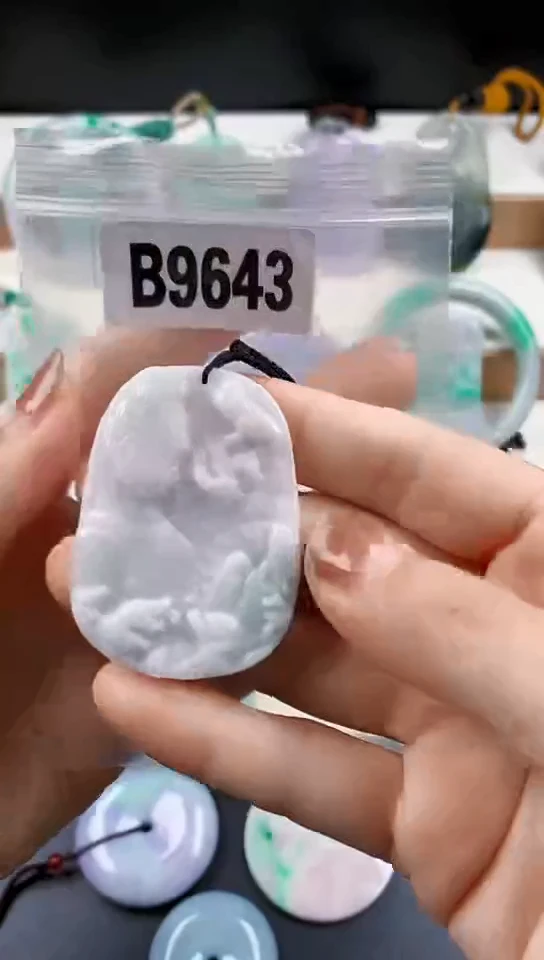 颈饰未镶嵌翡翠天然翡翠吊坠挂件