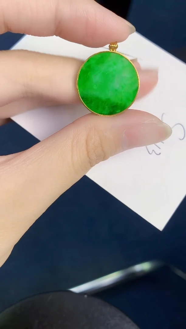 翡翠18K金镶嵌颈饰天然翡翠緬甸A貨