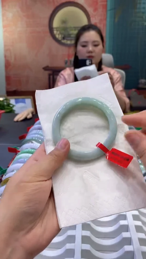 【闪购商品】翡翠手镯未镶嵌多人0004127