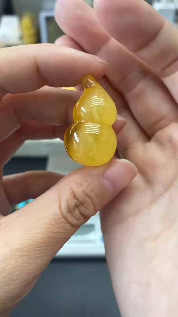 琥珀未镶嵌珠宝奇石990