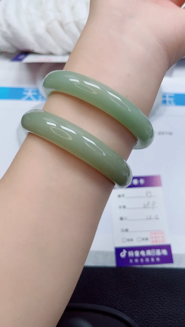 未镶嵌手镯石英质玉83-58/59