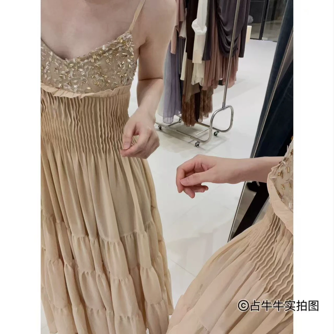 占牛牛I.NUNIU千金亮片收腰连衣裙