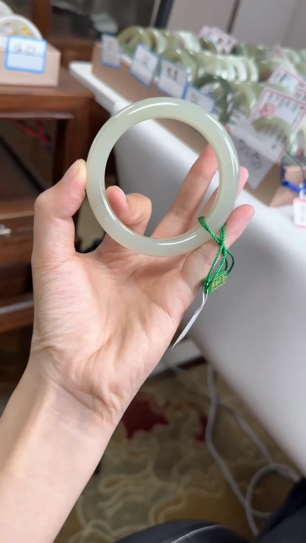 未镶嵌手镯和田玉56