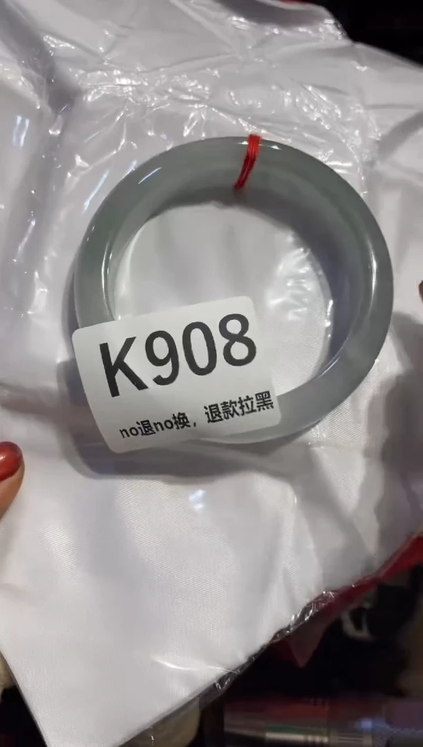 瓷片君*?表姐直播所见所得