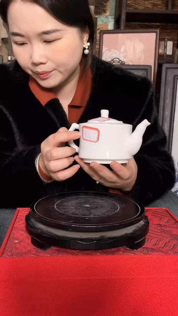 陶景德镇陶瓷摆件M124