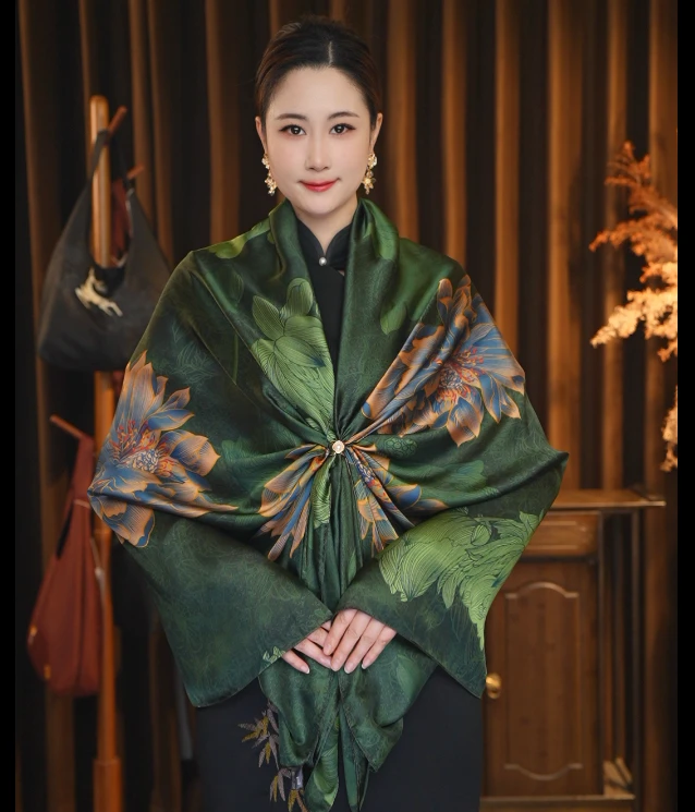1-687【冰清玉洁】  丽景缎85x180左右长巾