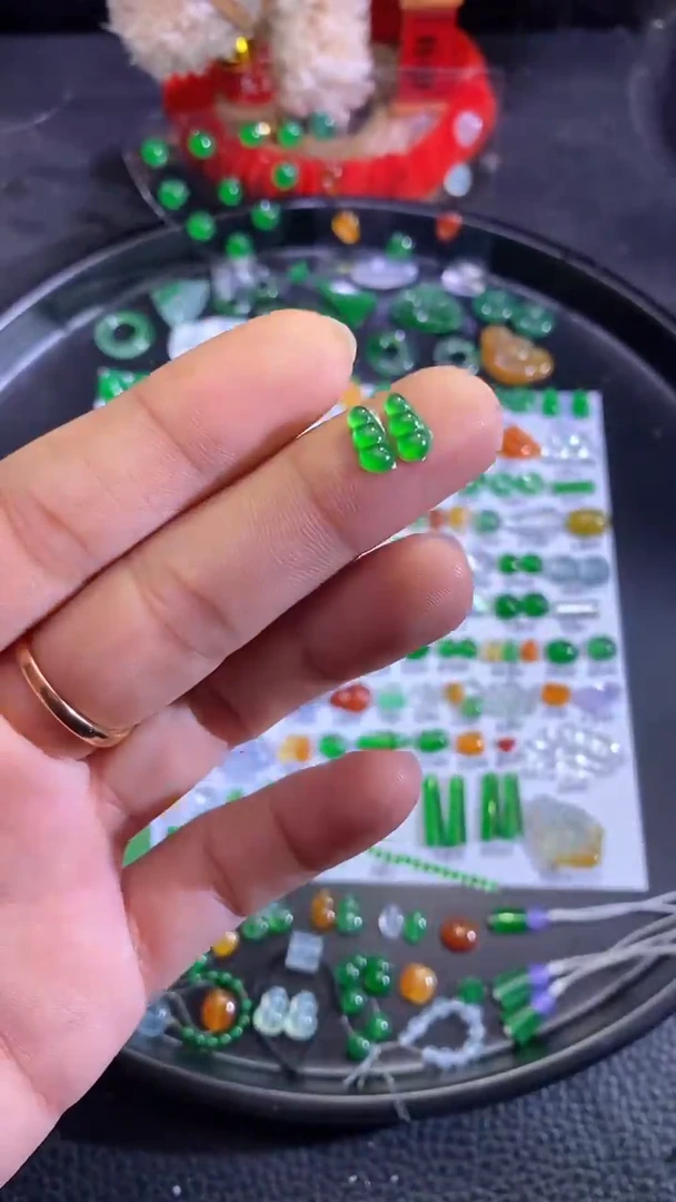 未镶嵌挂件翡翠豆子