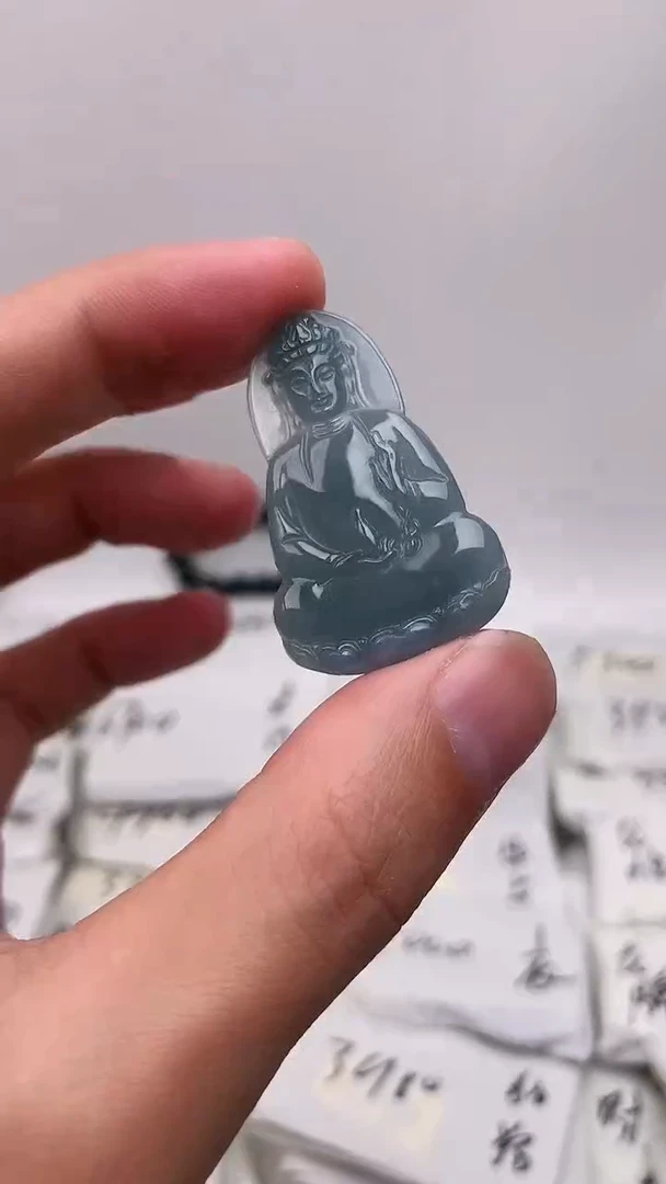 翡翠未镶嵌颈饰素衣观音