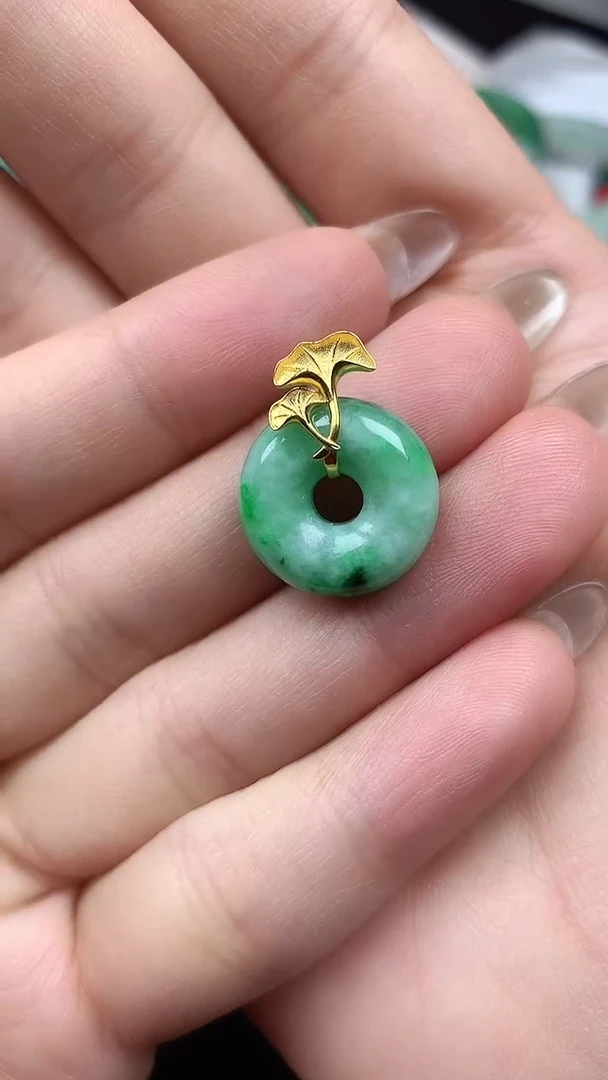 【闪购商品】翡翠颈饰18K金镶嵌颈饰