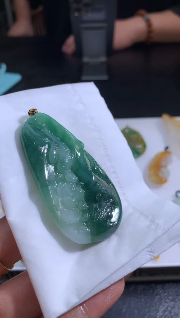 未镶嵌定制翡翠驰*翔翡翠