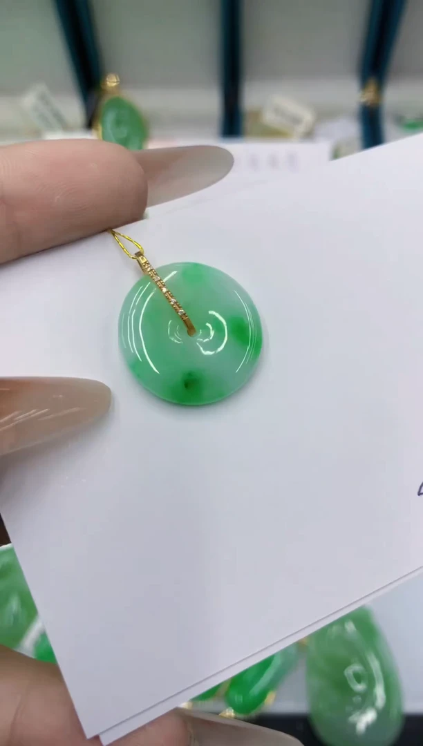 颈饰18K金镶嵌翡翠11111