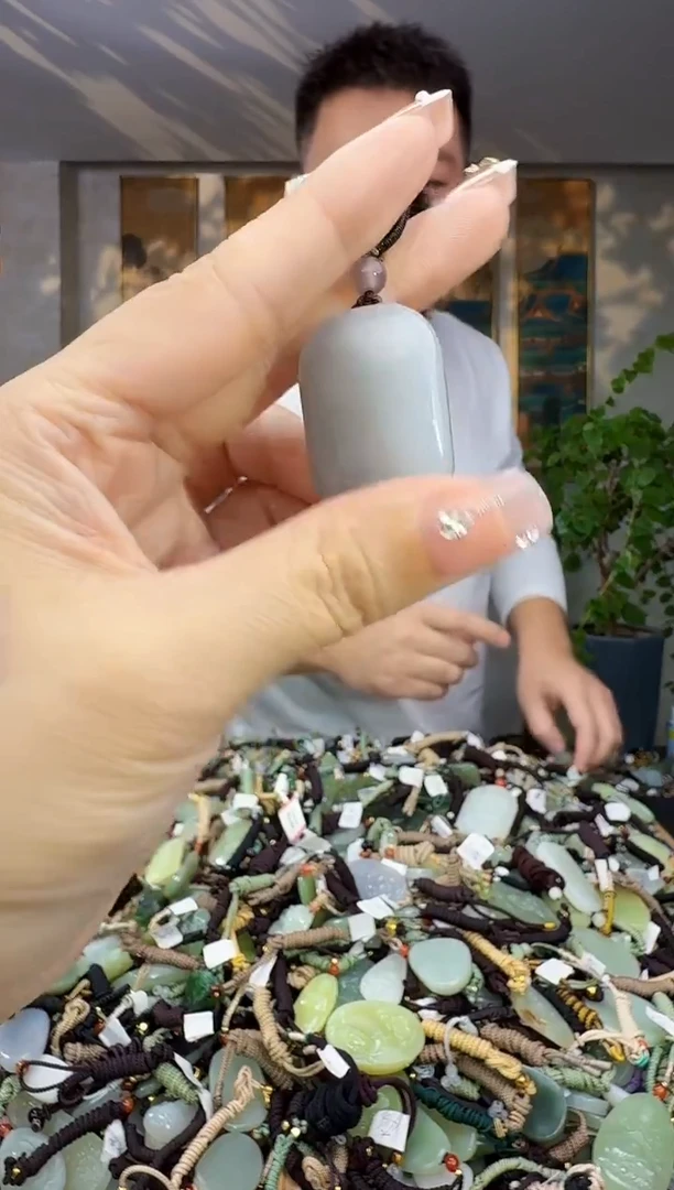 未镶嵌和田玉挂件拍一发一