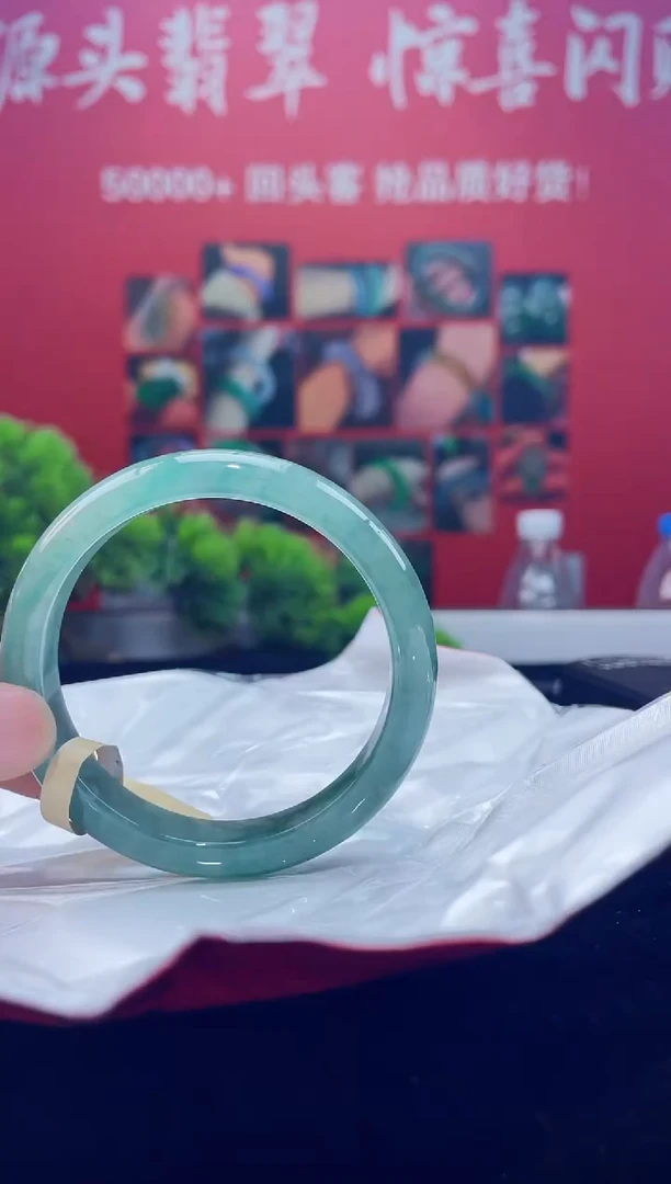 翡翠手镯未镶嵌手镯6