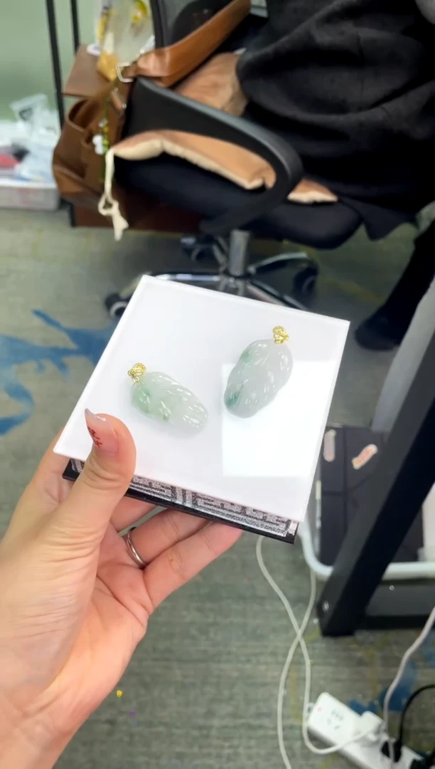 【闪购商品】翡翠吊坠(不含链)银S925镶嵌叶子多样性发货发一件