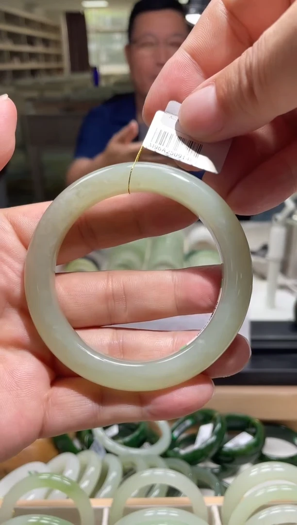 未镶嵌手镯和田玉60-61圈口 1483