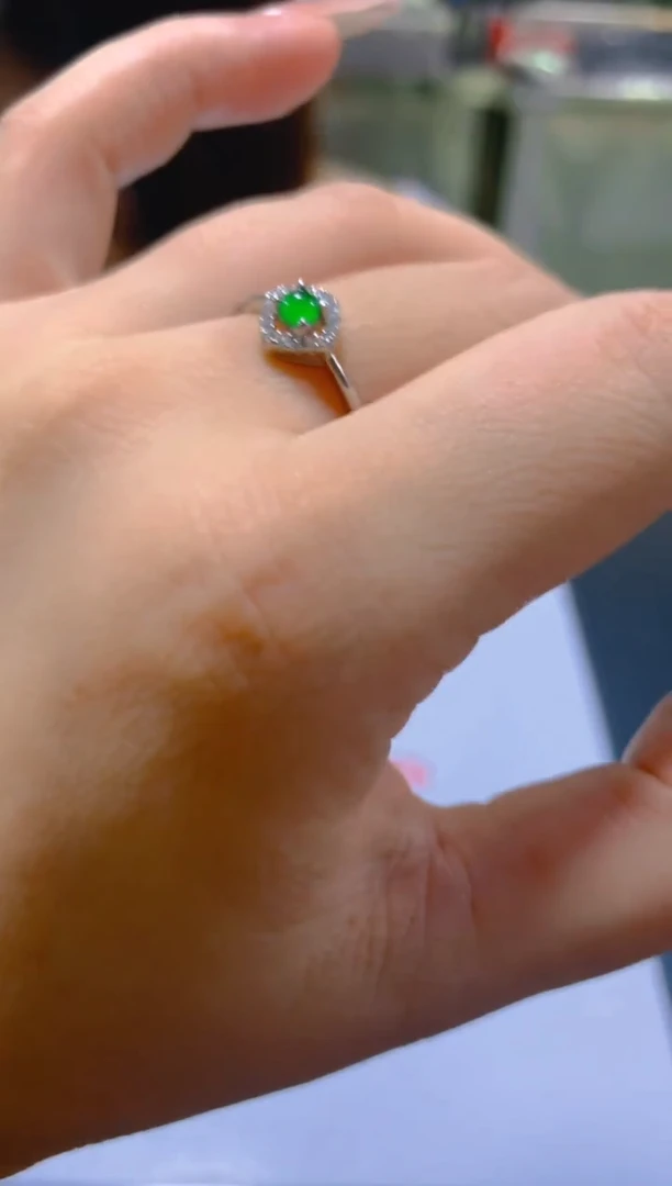 未镶嵌戒指翡翠多样性发一