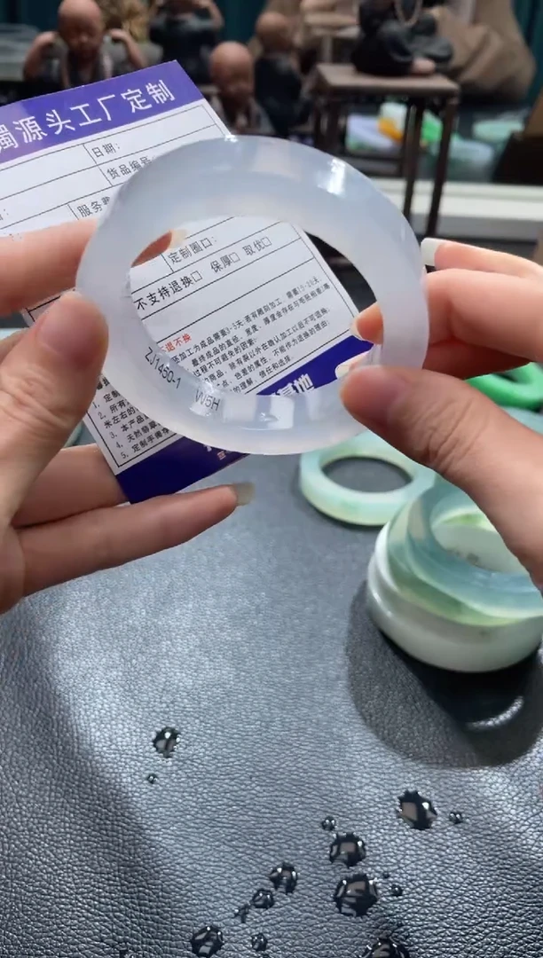 未镶嵌手镯定制翡翠蓝**云定制手镯不退不换