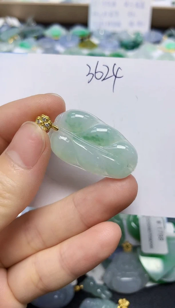 翡翠未镶嵌颈饰天然缅甸翡翠A货