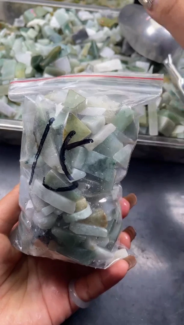 配石翡翠天然翡翠小号500克15
