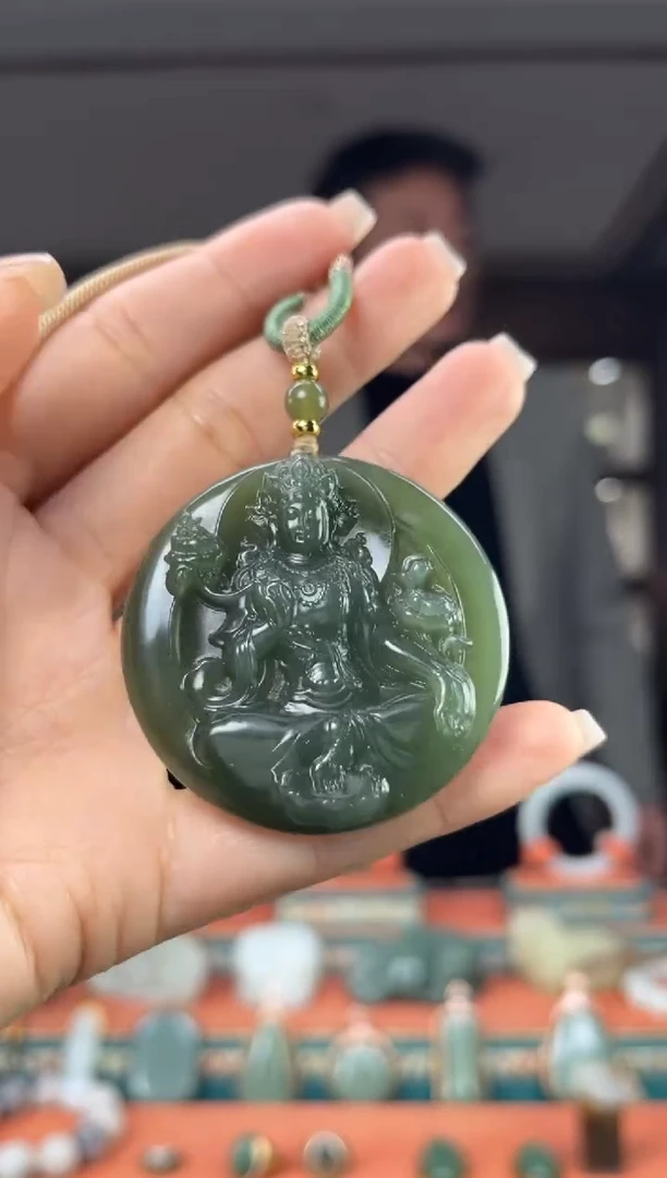 颈饰未镶嵌和田玉佩佩