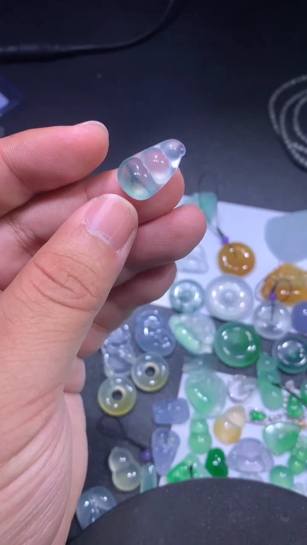 颈饰未镶嵌翡翠豆子