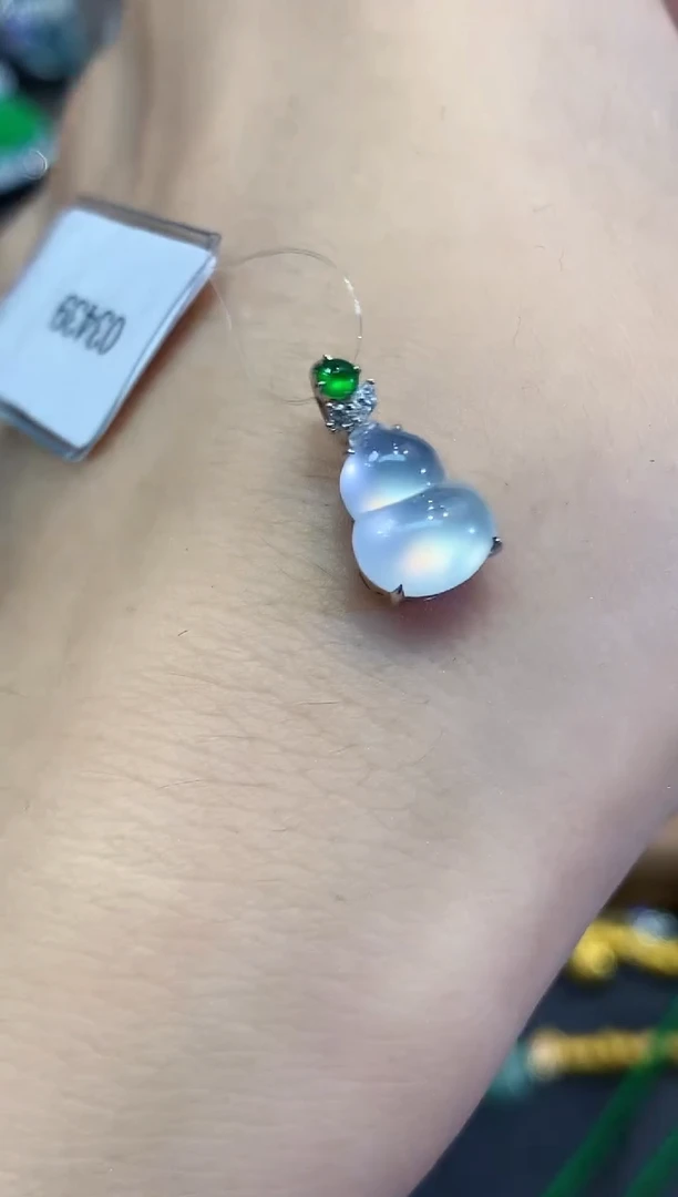吊坠(不含链)18K金镶嵌翡翠C39 -定制