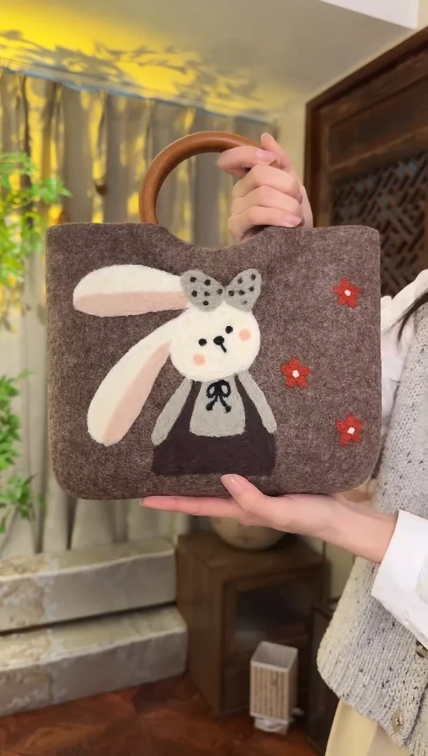 羊毛非遗纯手工包  圆木中托三花兔
