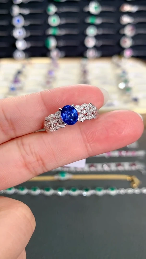 戒指蓝宝石18K金镶嵌·