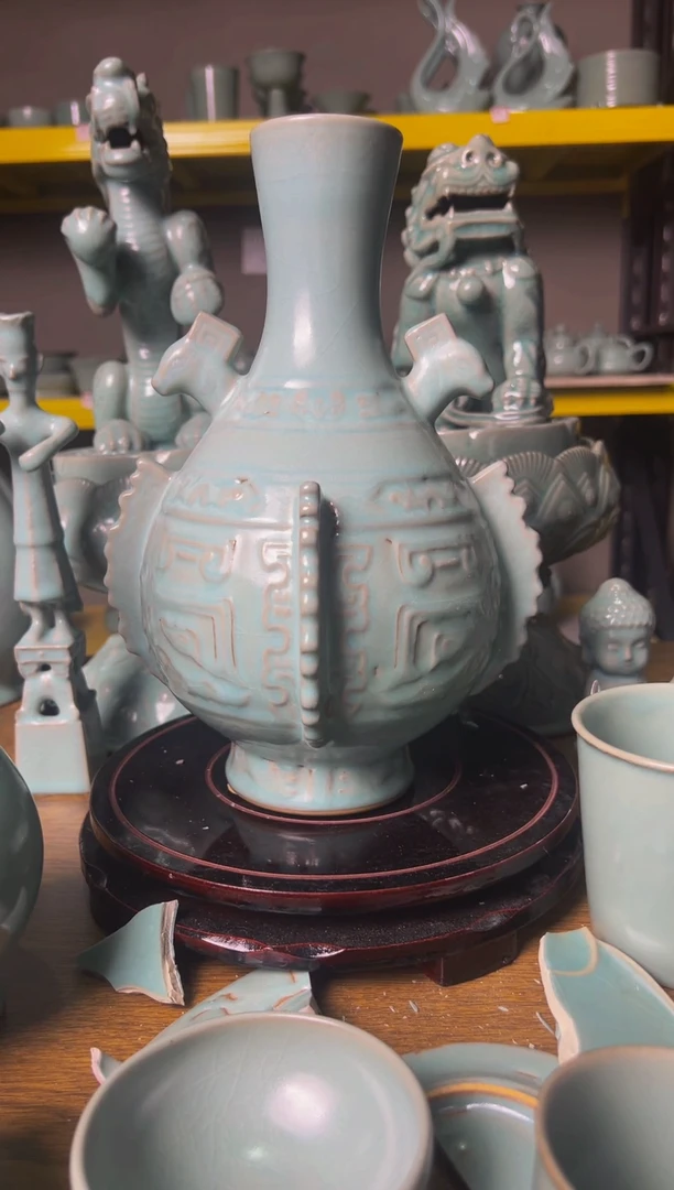 摆件瑕疵仿古釉仿古件出戟尊