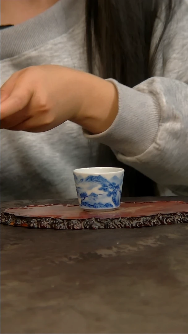 【闪购商品】青花手绘山水主人杯