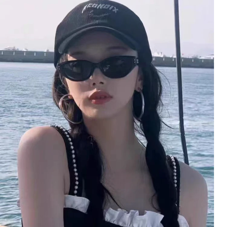 【阿敲】A1174猫眼墨镜时尚辣妹明星同款黑色高级防紫外线-麦穗头饰