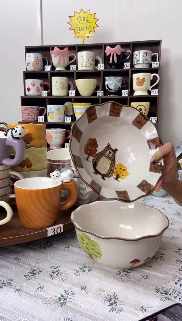 瓷瓷熊大汤碗+小汤碗2个装微瑕瑕疵比较大
