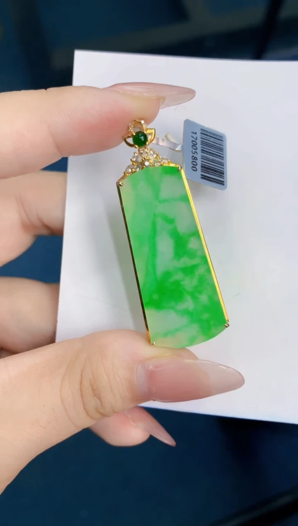翡翠未镶嵌吊坠(不含链)1