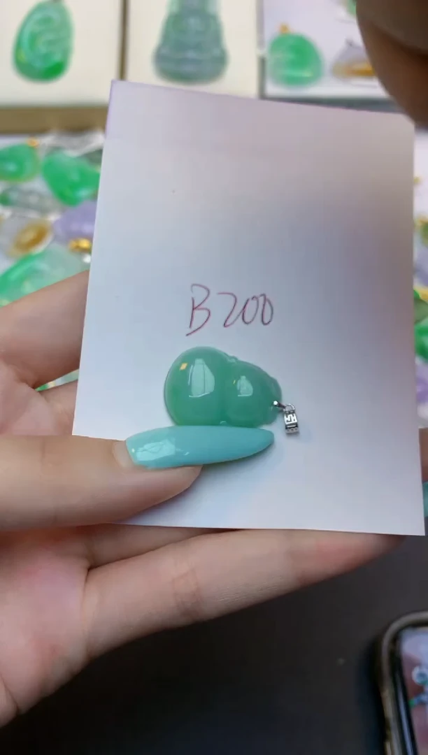 翡翠未镶嵌颈饰天然缅甸A货翡翠
