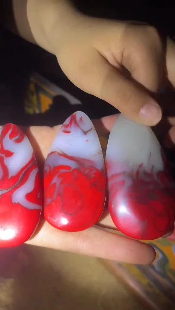 和田玉未镶嵌挂件飘血水滴无事牌一个