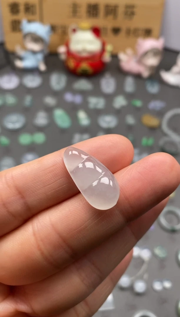 【闪购商品】翡翠颈饰未镶嵌豆子/芬