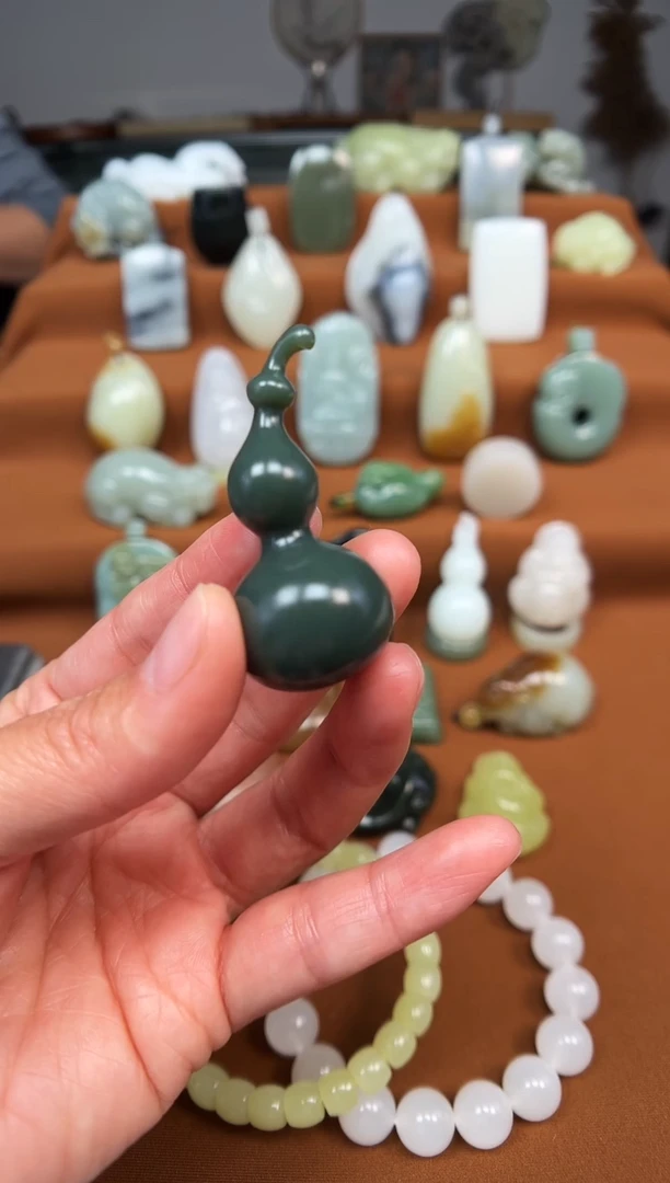 颈饰未镶嵌和田玉葫芦