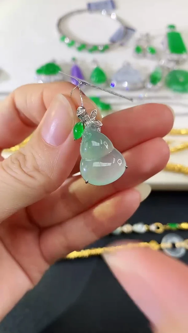 吊坠(不含链)18K金镶嵌翡翠67|7800