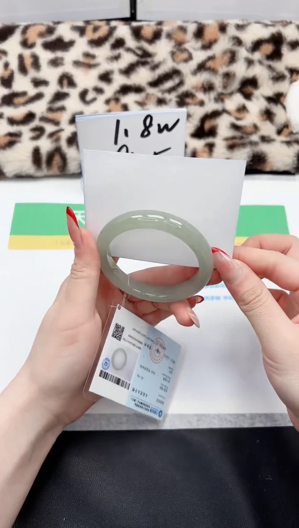 【闪购商品】石英质玉手镯未镶嵌80-54.8