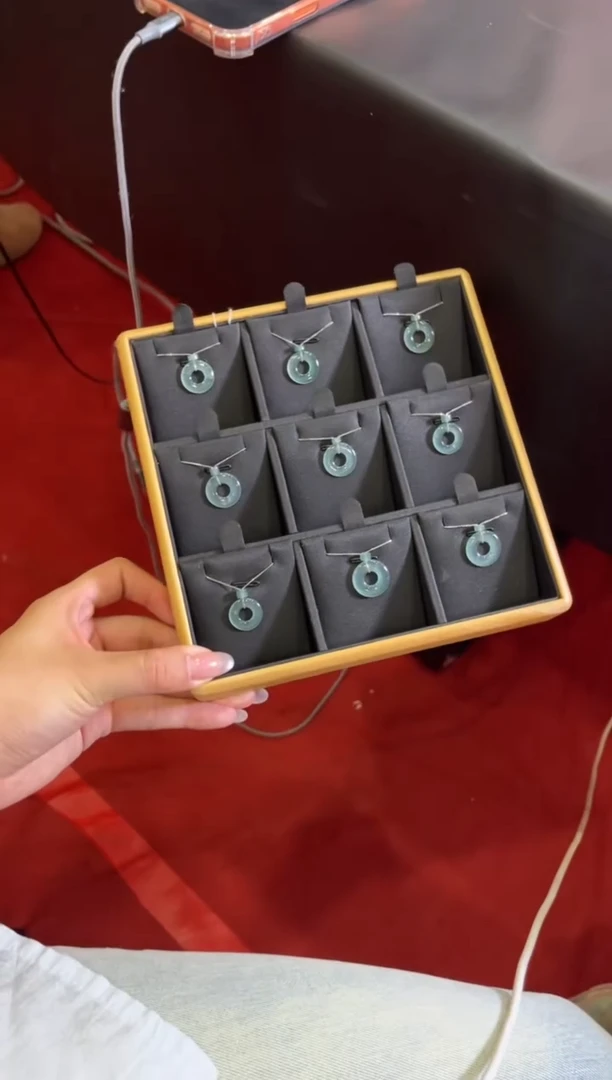 吊坠(赠链)未镶嵌翡翠J177 多样性发一件/