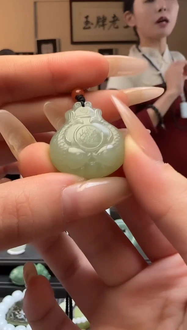 【闪购商品】和田玉晴水钱袋未镶嵌吊坠