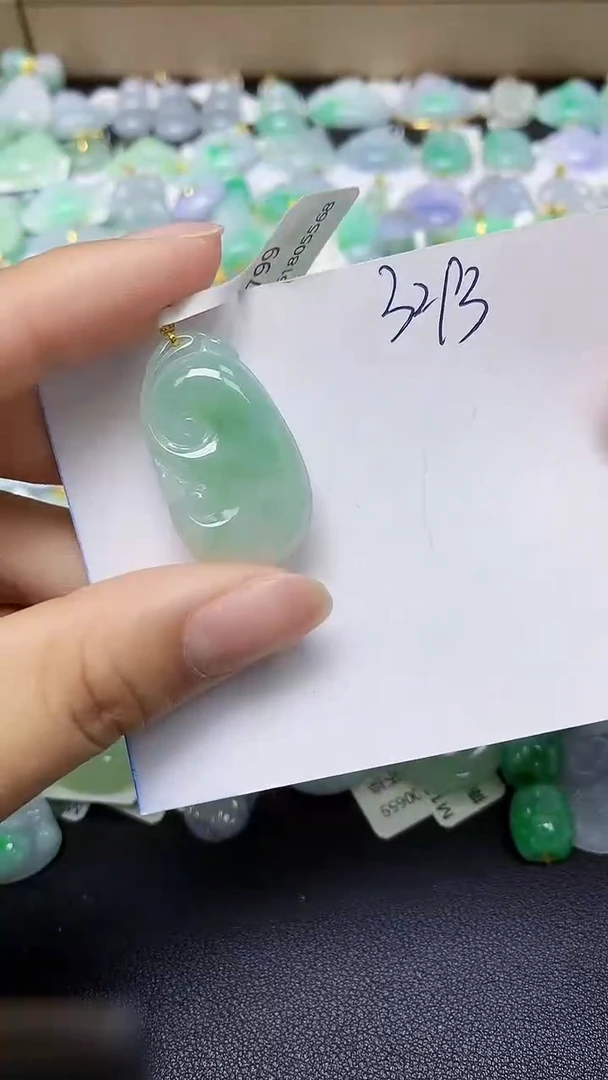 翡翠18K金镶嵌颈饰 天然缅甸翡翠A货