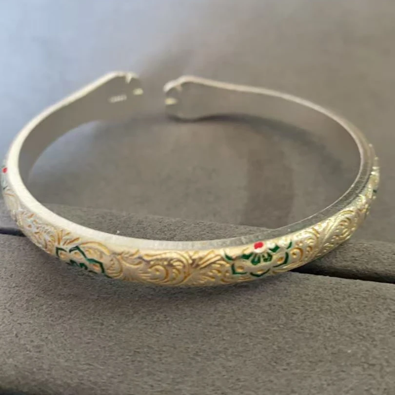 H04时尚百搭精品手镯