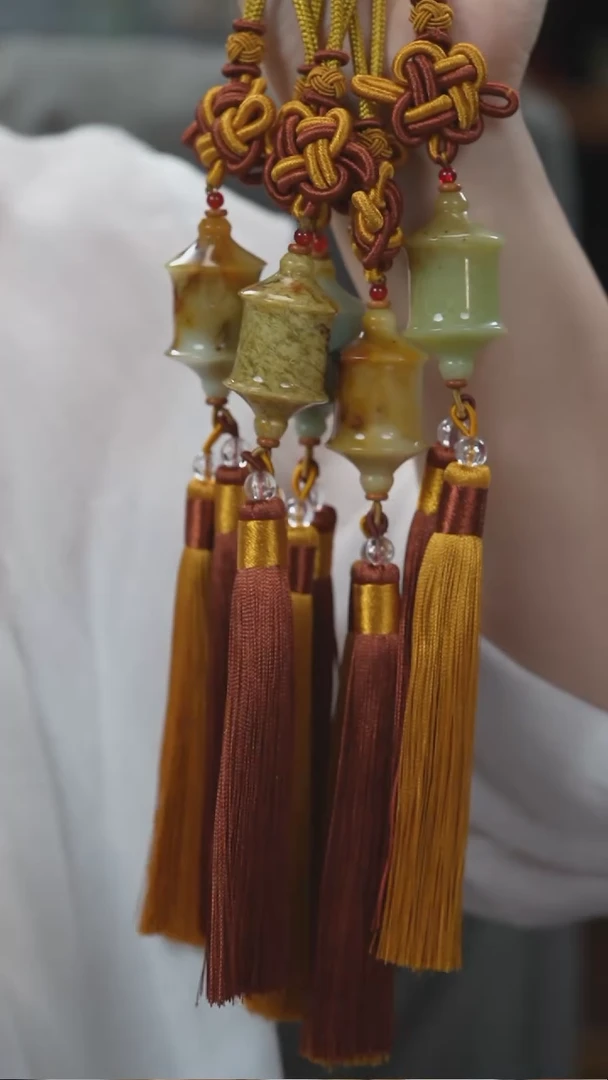 未镶嵌岫玉出挂转经筒多样性发货其中之一