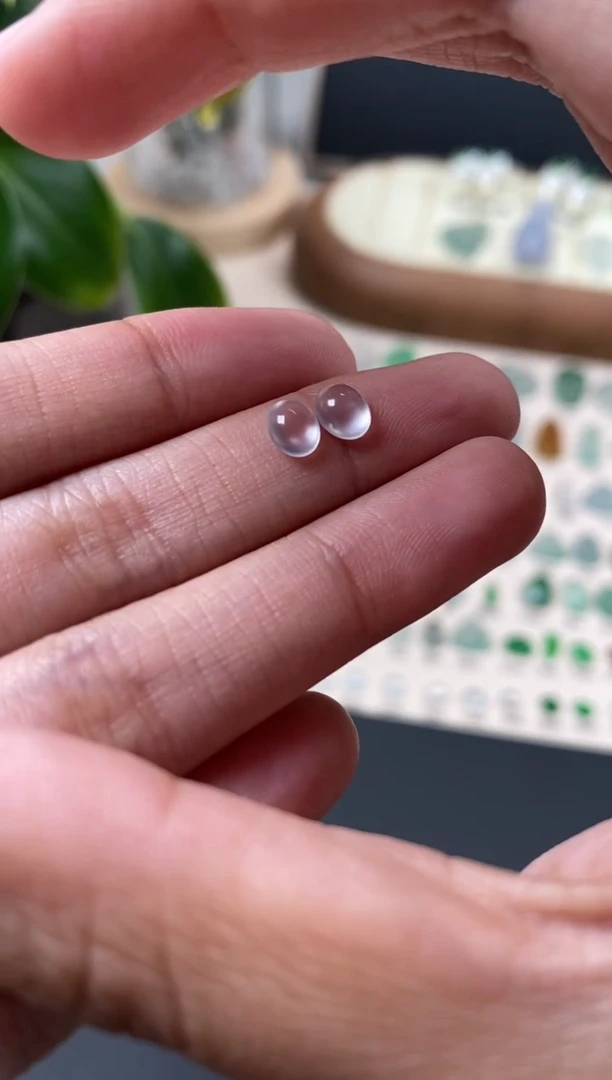 【闪购商品】翡翠颈饰未镶嵌翡翠冰种蛋面一对