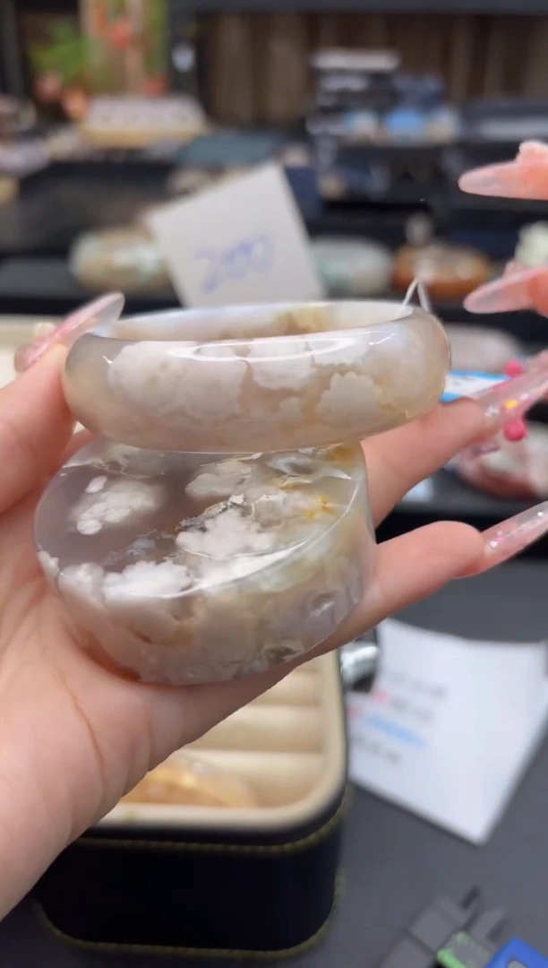 未镶嵌手镯石英质玉217(58圈赠送镯心)