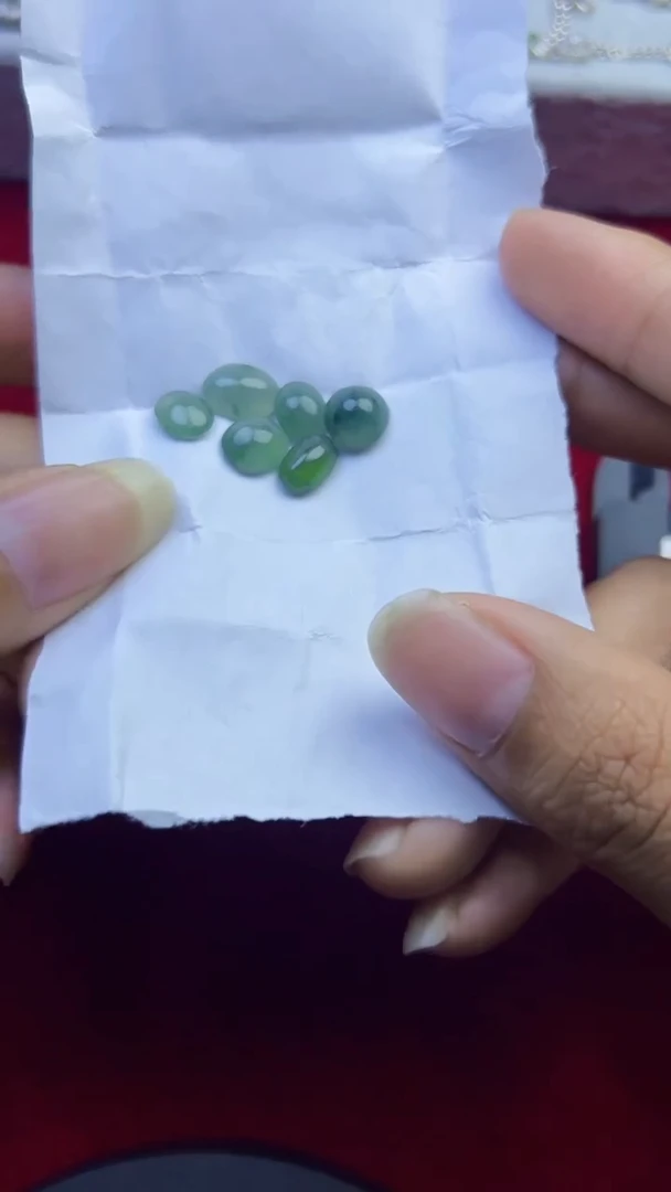 翡翠裸石未镶嵌裸石